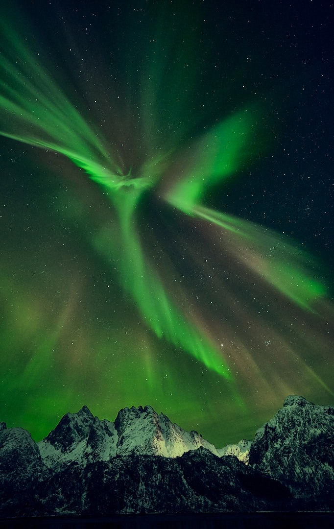 Kristian-Dill-Photographe-Paysage-Norvège-Vesterålen-Aurore-Boréale-Phoenix-Montagne-Nuit-Vert