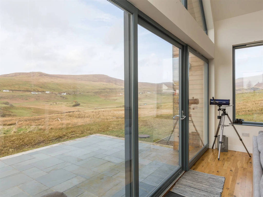 taobh-an-uillt-uig-portree-highlands-scotland-kitchen-diningroom-utility-livingroom-amazing-view-9